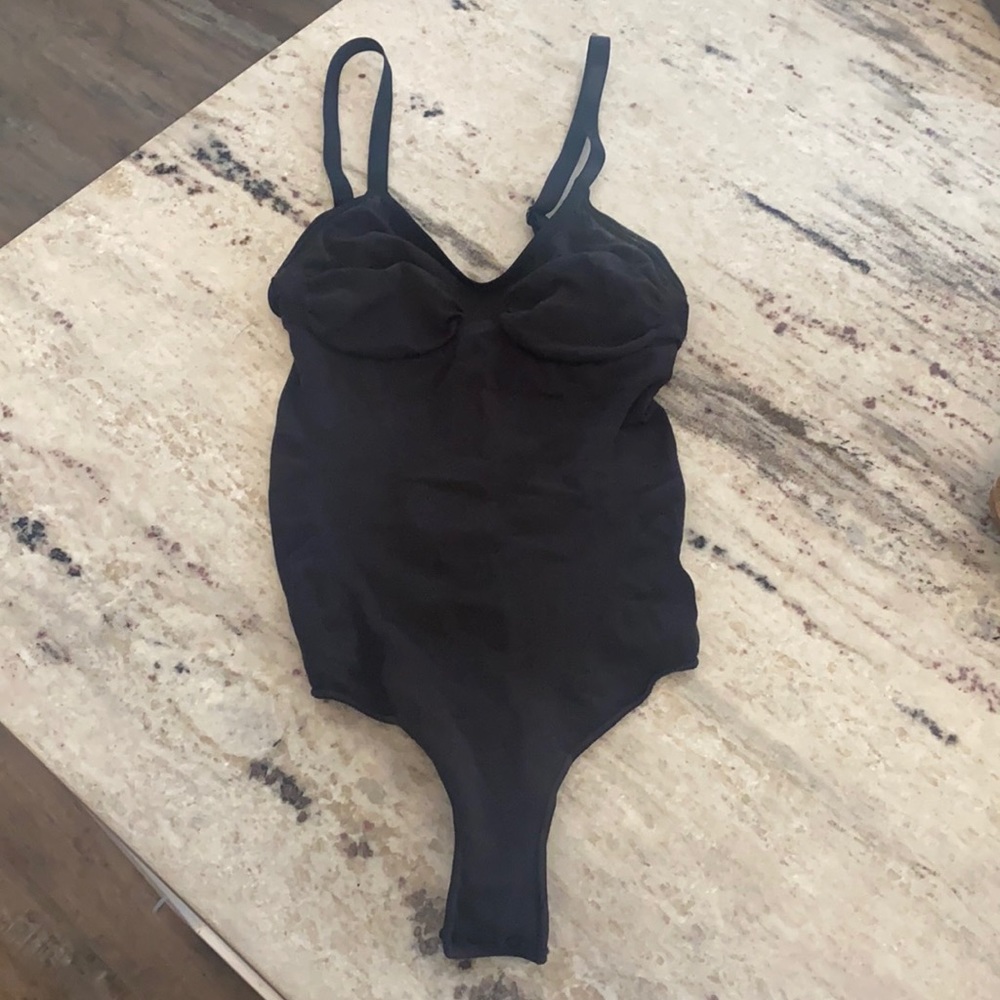 SKIMS sculpting bodysuit